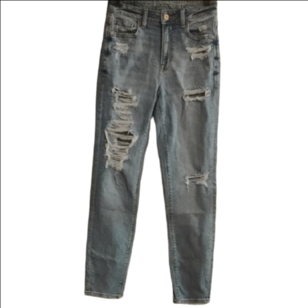 American Eagle Outfitters Women's Distressed Light Blue Mom Jeans. Size 00.